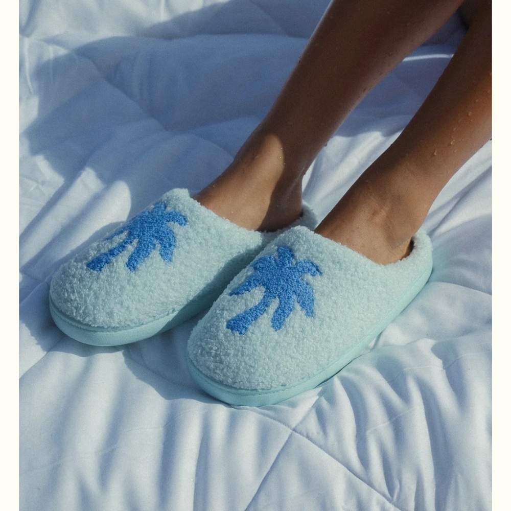 Pink Palm Puff Women's Slippers